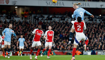Arsenal thắng nhưng chưa yên tâm, Man City vẫn là cái bóng ám ảnh